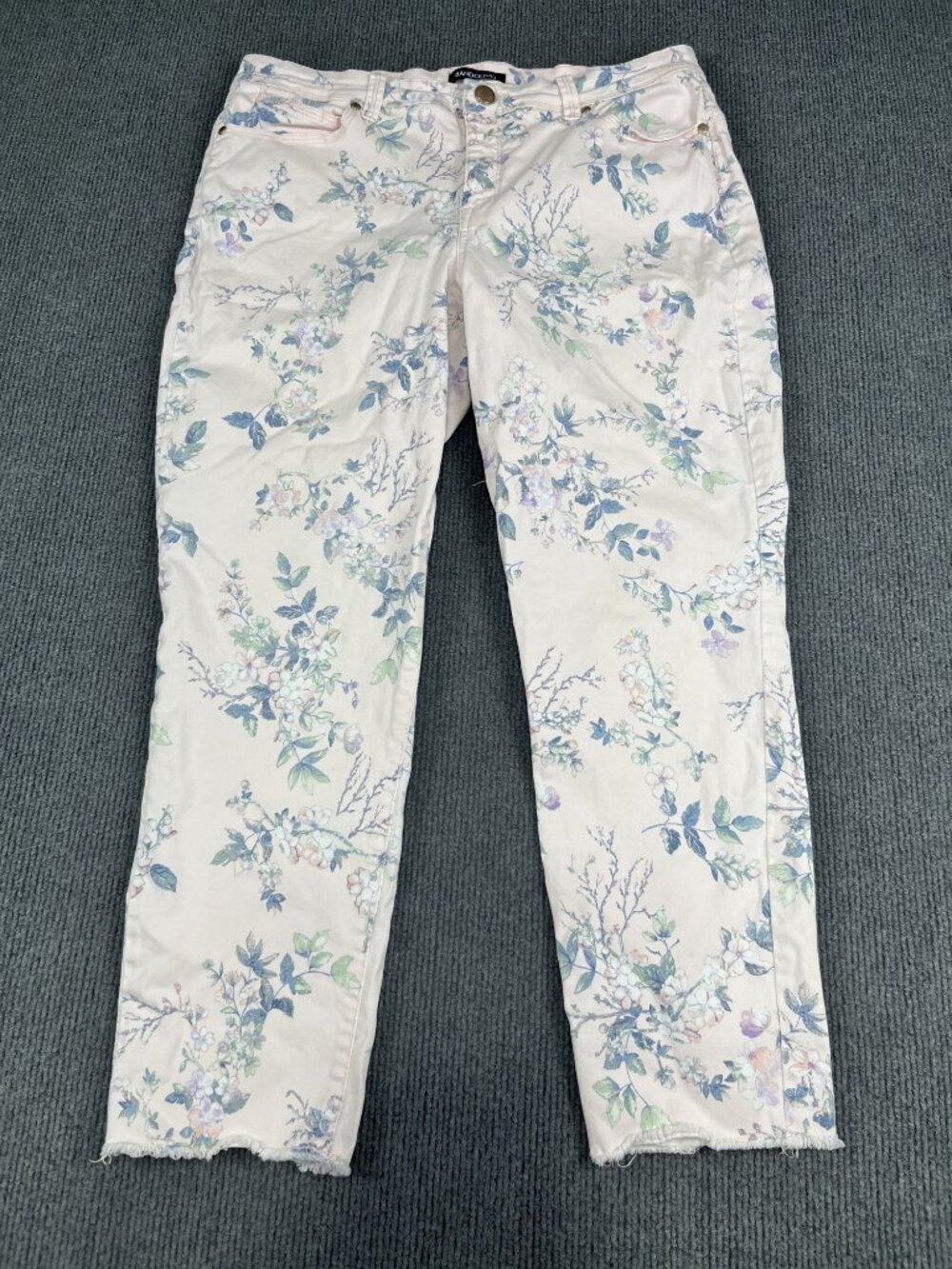 Bandolino Womens Floral Print Jeans Size 12 Raw Hem Casual Pants